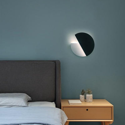 Two Halves Rotatable Wall Lamp